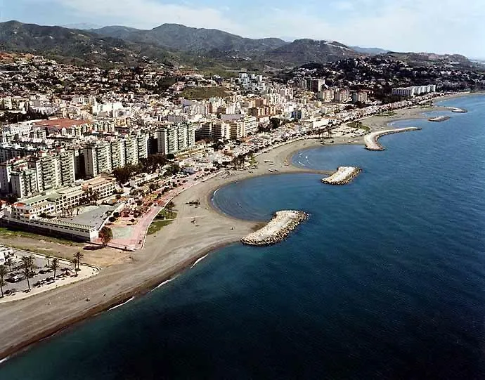 Rooms In Seafront Villa Málaga