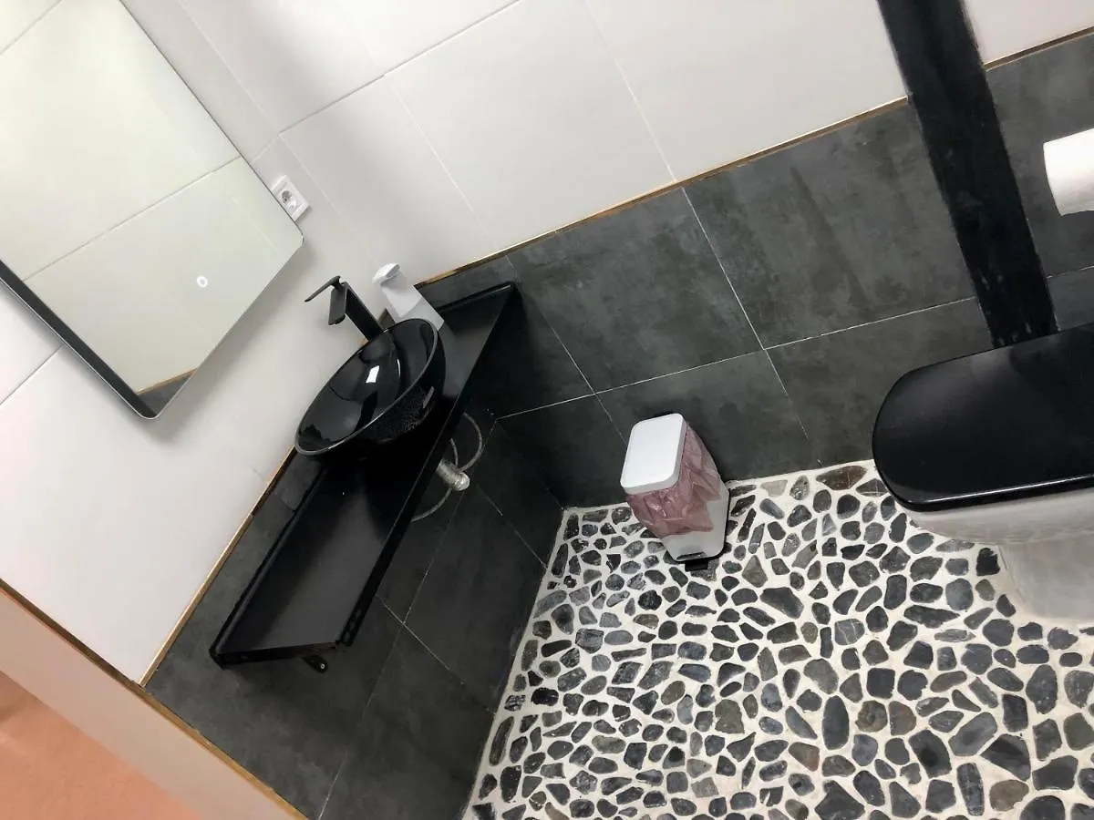 Rooms In Seafront Villa 말라가